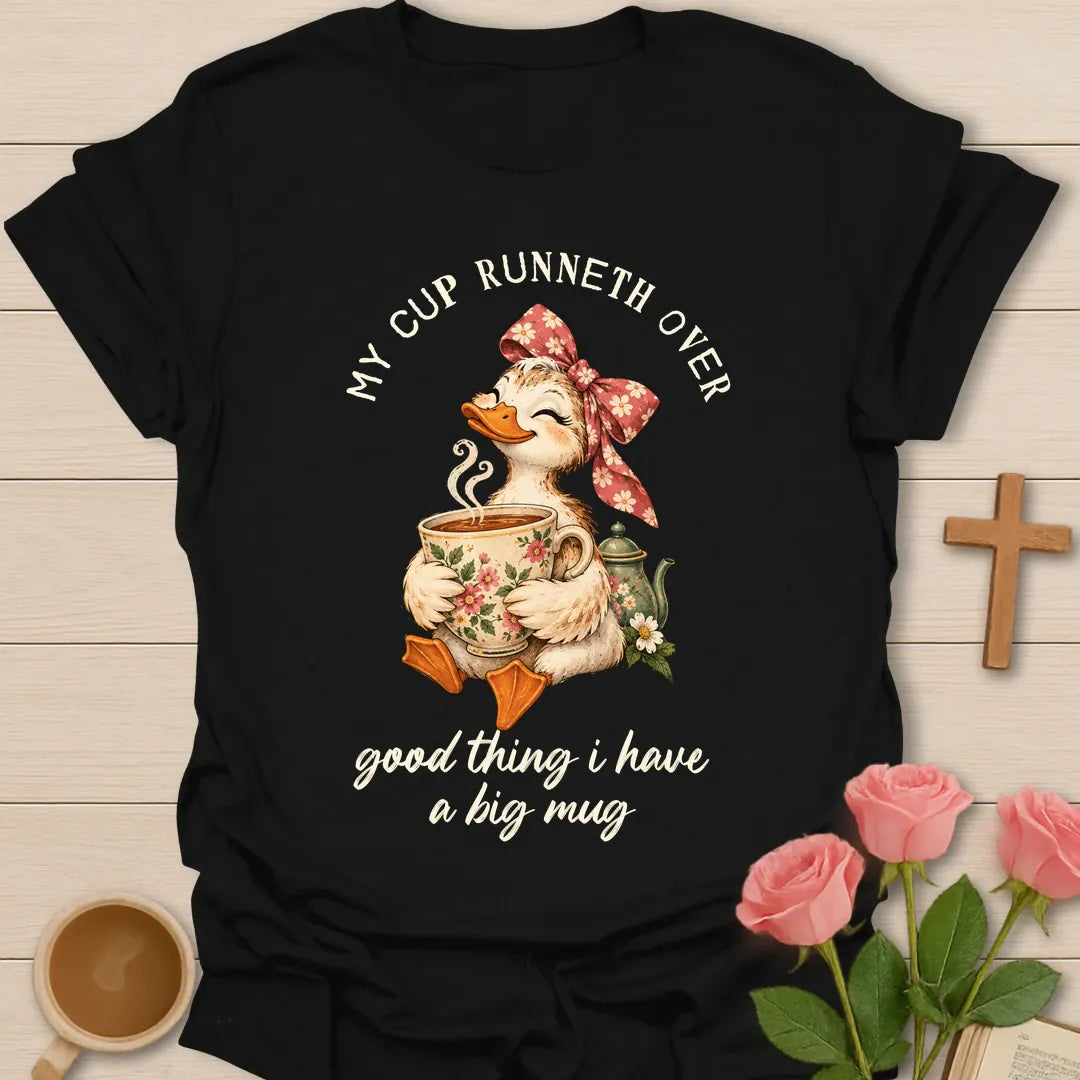 Bigger Mug t-shirt with playful tea lettering and faith-inspired design - Black