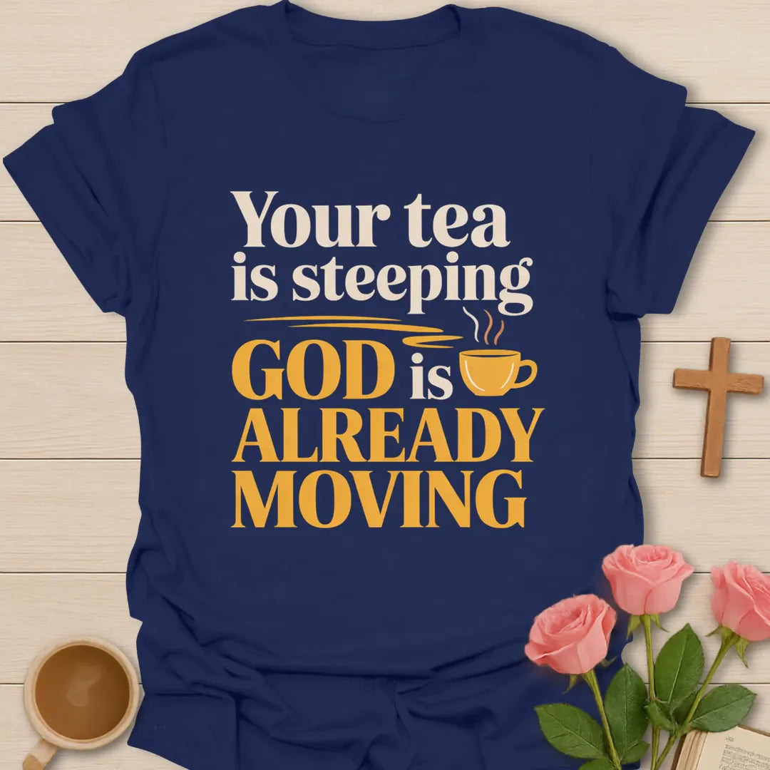 God Is Moving t-shirt with faith-inspired lettering - Navy